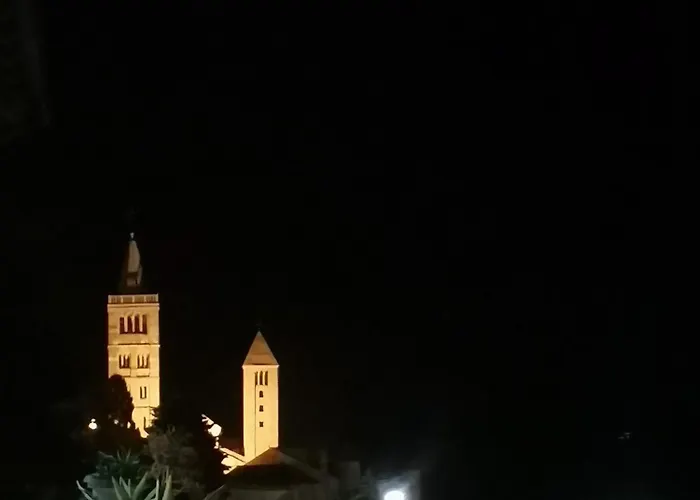 Delina Apartman Banjol